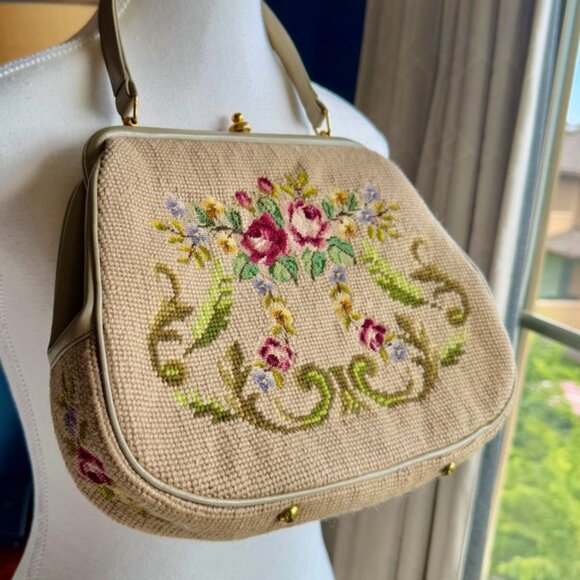 Vintage 50s Needlepoint Floral Tapestry Handbag - Picture 3 of 13